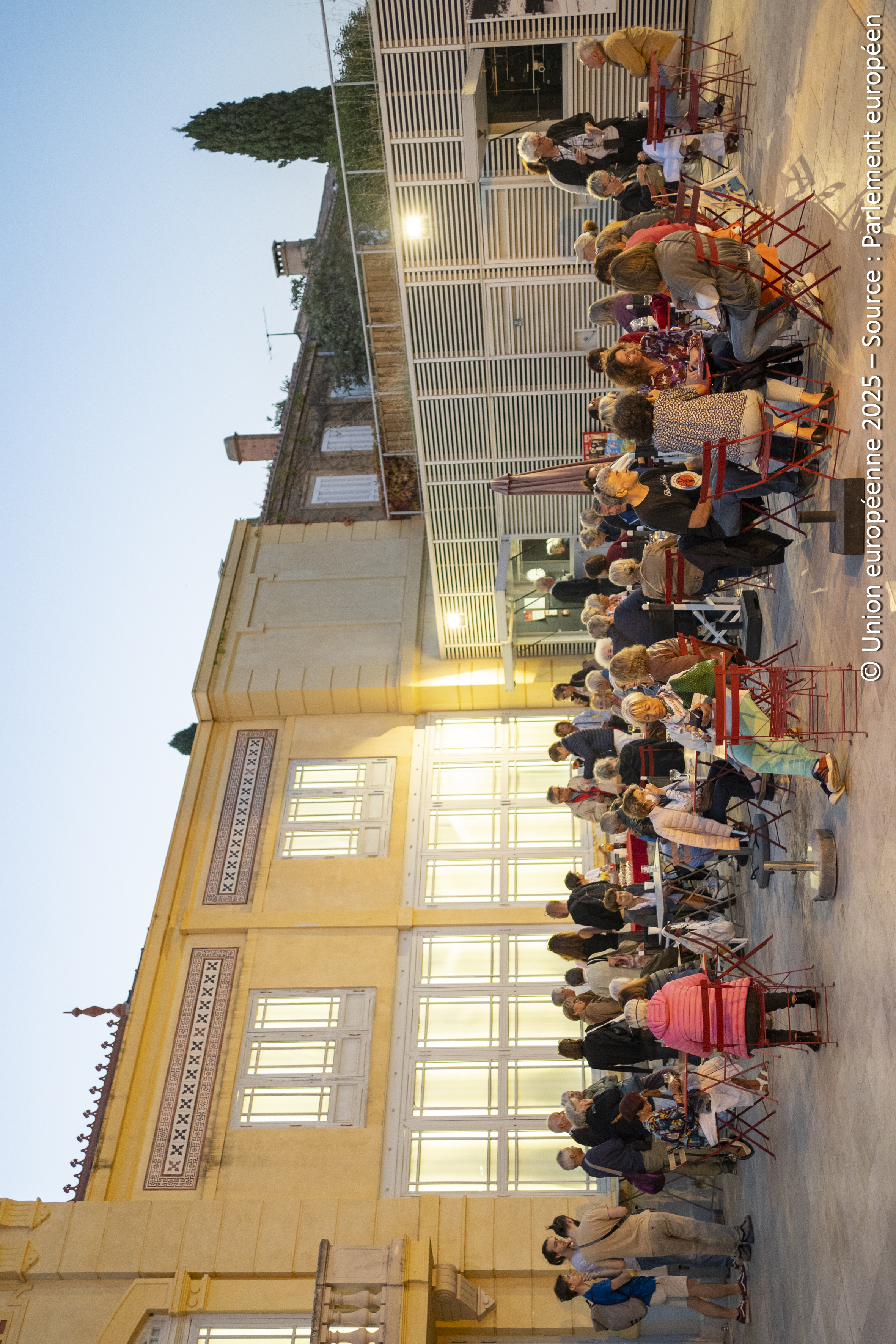 spectateurs-au-cinema-eden-theatre