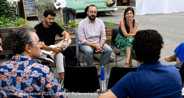 Table ronde regroupant des acteurs des arts vivants lors de MEET EUROPA au Festival OFF d'Avignon 2025.